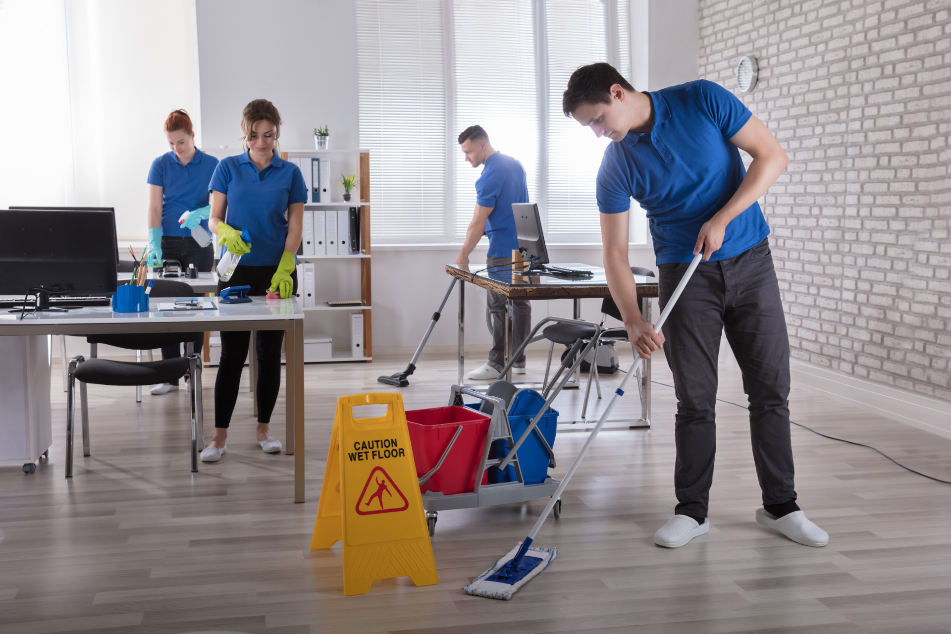 How Much Per Square Foot For An Office Cleaner